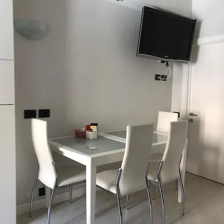 Due Passi Dal Porticicolo *